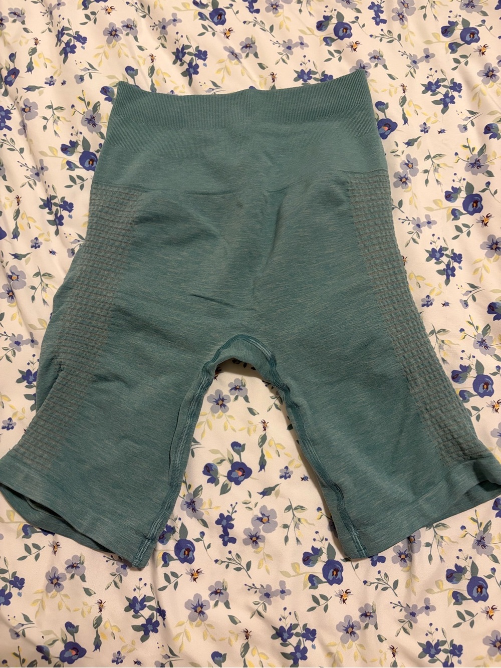 Alphalete Seamless High-Waist Bike Shorts - Teal Green